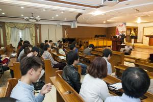  금요찬양집회 'The Call'