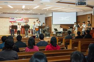  금요찬양집회 'The Call'