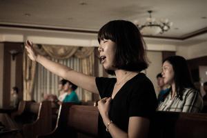  금요찬양집회 'the call'