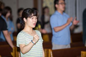  금요찬양집회 'The Call'