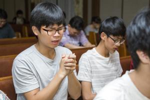  금요찬양집회 'The Call'