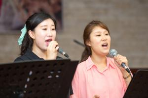  금요찬양집회 'The Call'