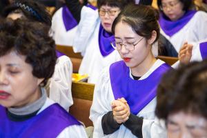  고난주간 특별집회 '2권 만화 출판 감사예배'