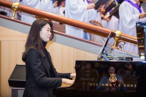  고난주간 특별집회 '2권 만화 출판 감사예배'