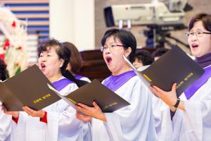  고난주간 특별집회 '2권 만화 출판 감사예배'