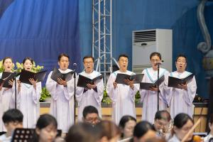  하계대성회 셋째날 평강의 날 감사예배 8권 영어판 출판 감사