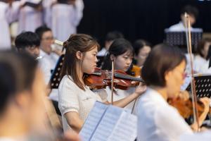  하계대성회 셋째날 평강의 날 감사예배 8권 영어판 출판 감사