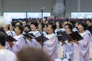 하계대성회 셋째날 평강의 날 감사예배 8권 영어판 출판 감사