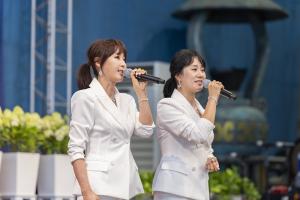  하계대성회 셋째날 평강의 날 감사예배 8권 영어판 출판 감사