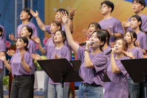  하계대성회 셋째날 해외 아카데미 수료식