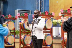  하계대성회 셋째날 해외 아카데미 수료식