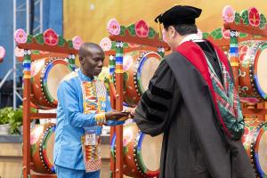  하계대성회 셋째날 해외 아카데미 수료식