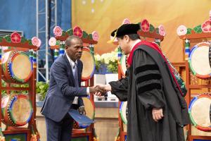  하계대성회 셋째날 해외 아카데미 수료식