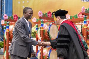  하계대성회 셋째날 해외 아카데미 수료식