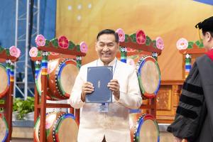  하계대성회 셋째날 해외 아카데미 수료식