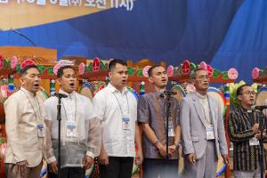  하계대성회 셋째날 해외 아카데미 수료식