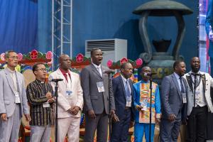  하계대성회 셋째날 해외 아카데미 수료식