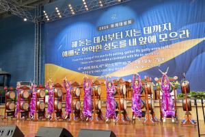  하계대성회 셋째날 해외 아카데미 수료식