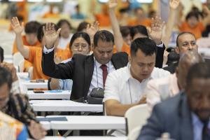  하계대성회 셋째날 해외 아카데미 수료식